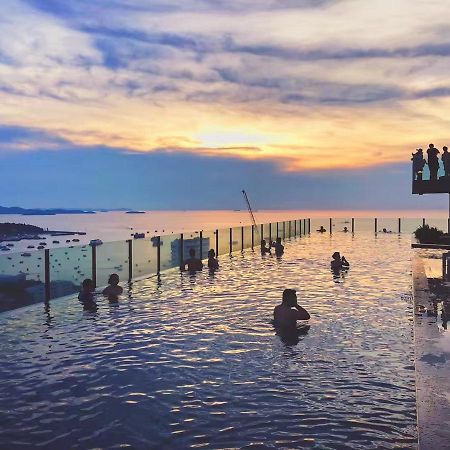 The Base Pattaya Exterior foto