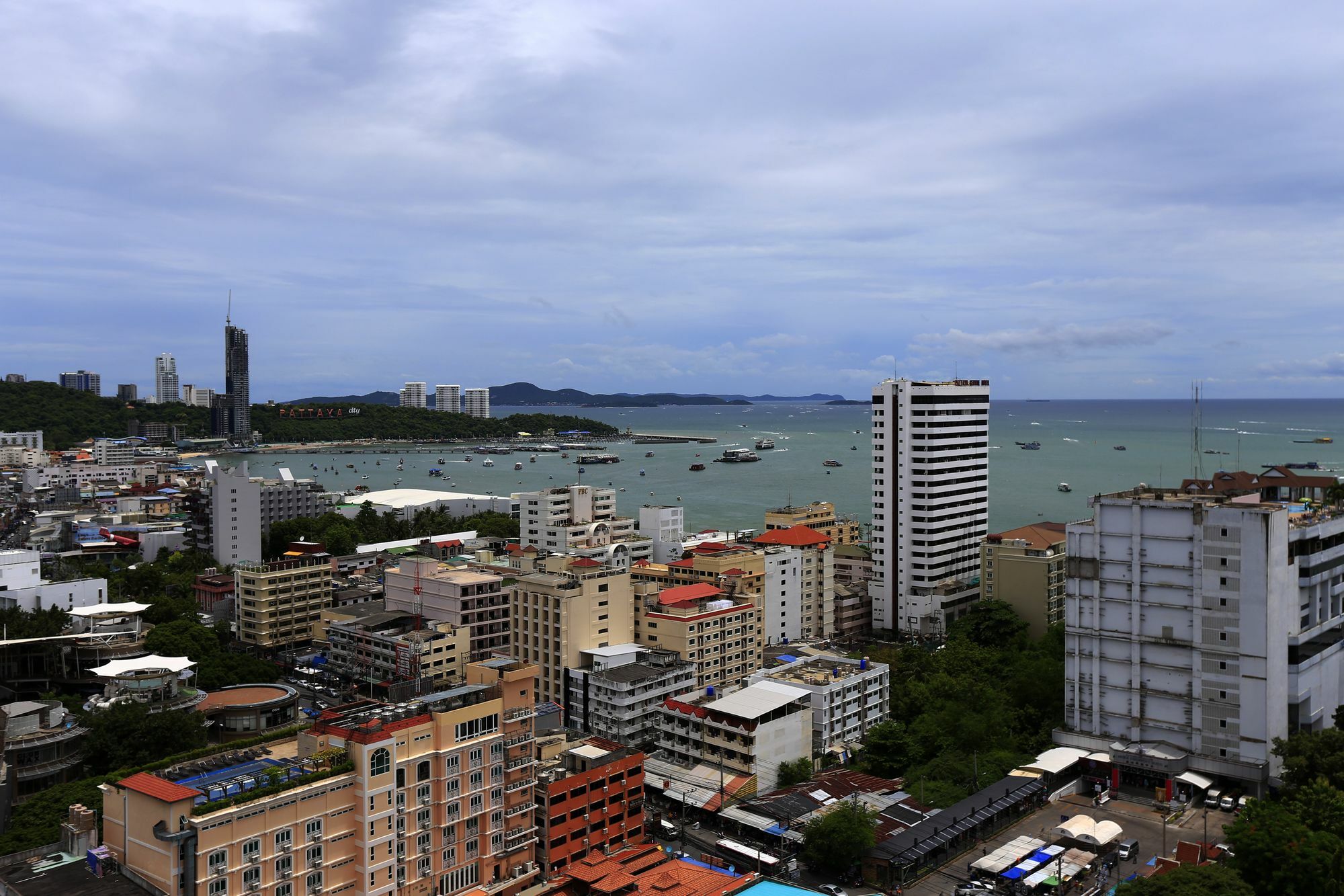 The Base Pattaya Exterior foto