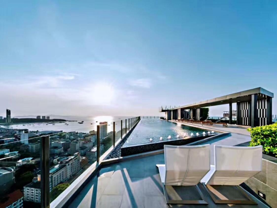 The Base Pattaya Exterior foto
